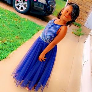 Kids size 6 formal dress!
